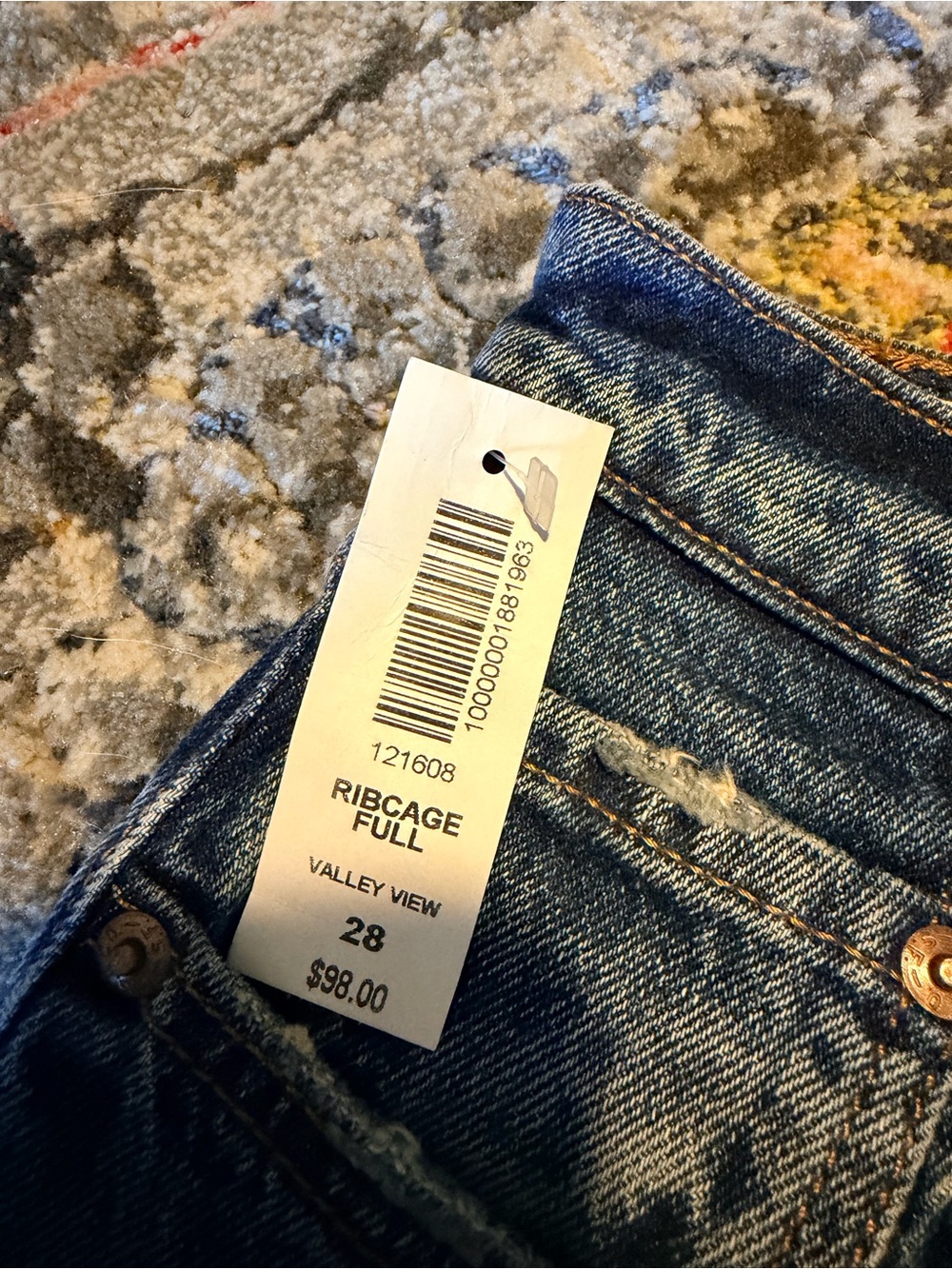 Levi’s Ribcage Straight - Picture 2 of 3
